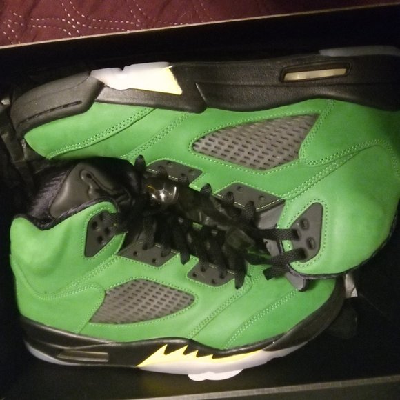 Size 10 Jordan 4s and 6s each